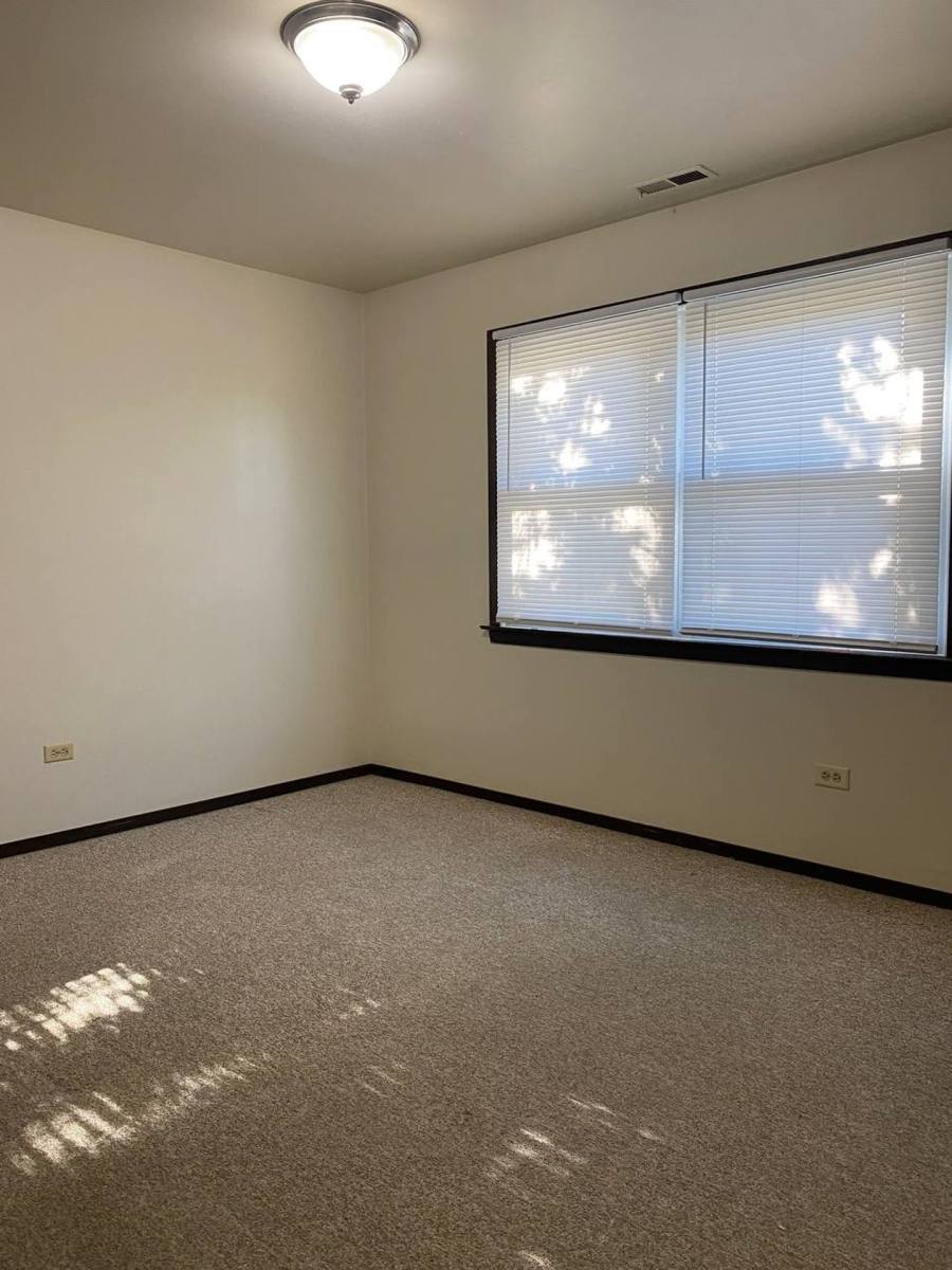Apartment for rent at 1016 Manchester Ct, S, South Elgin, IL 60177