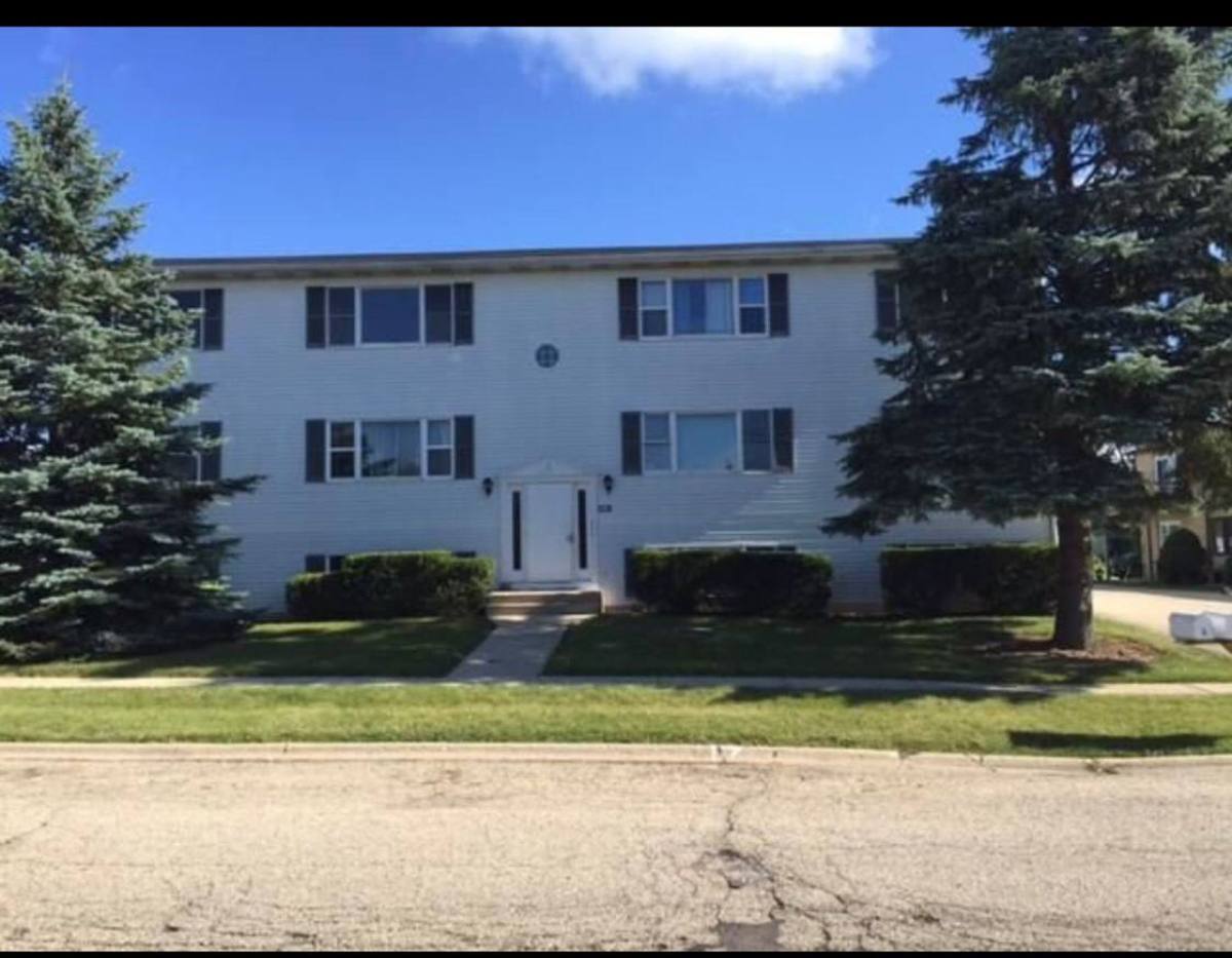 Apartment for rent at 1016 Manchester Ct, S, South Elgin, IL 60177