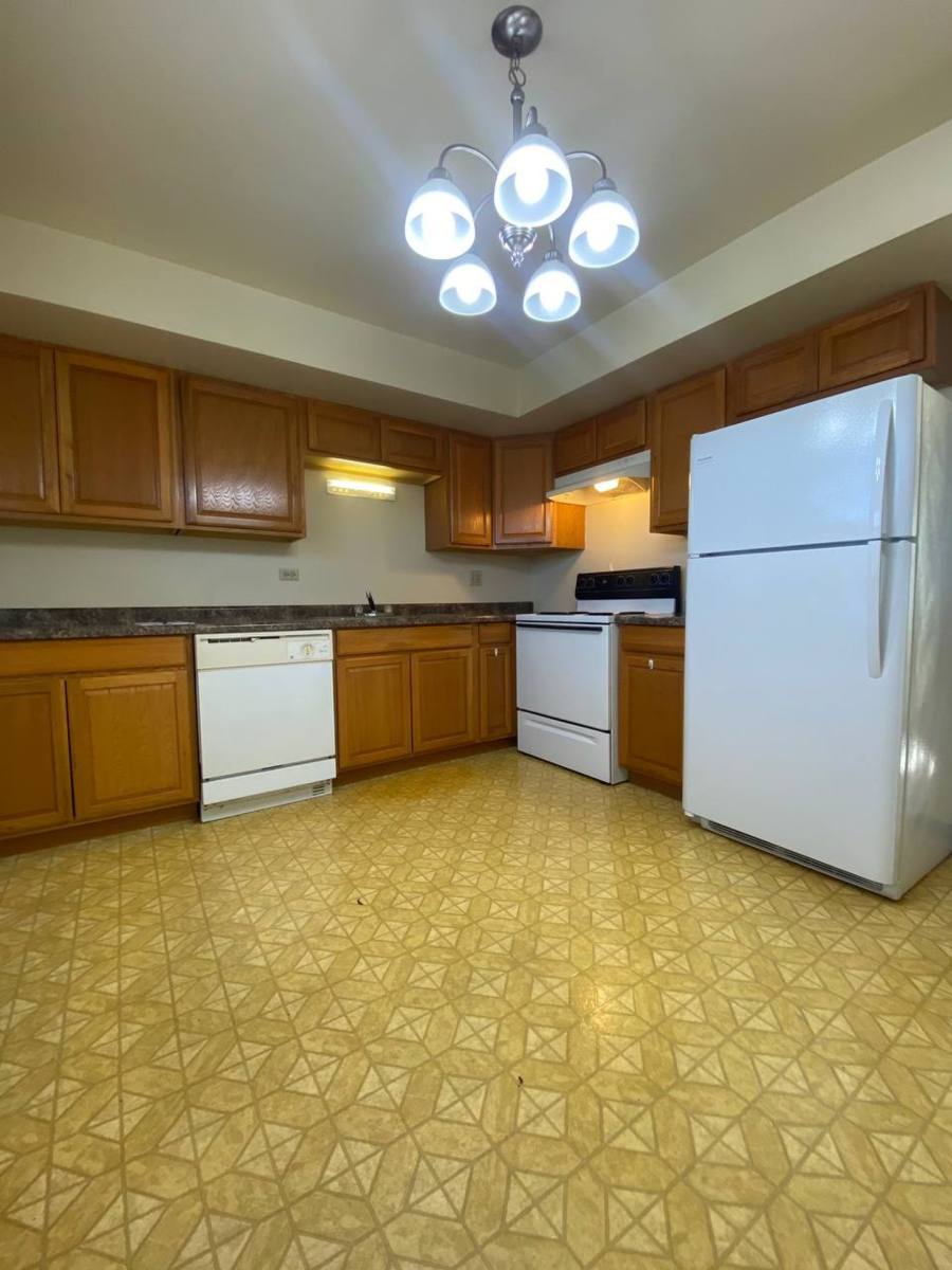 Apartment for rent at 1016 Manchester Ct, S, South Elgin, IL 60177