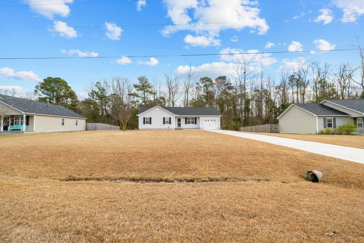 House for rent at 322 Reid Court N, Jacksonville, NC 28540