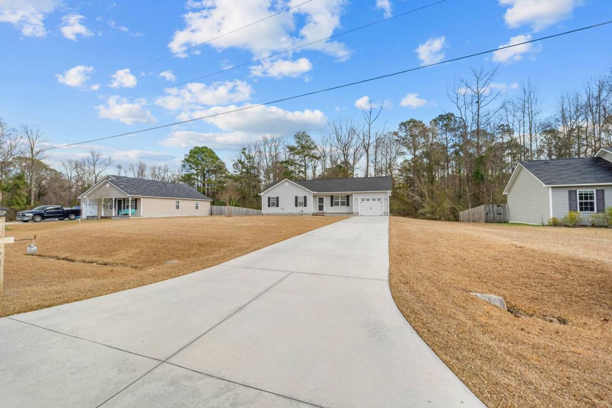 House for rent at 322 Reid Court N, Jacksonville, NC 28540