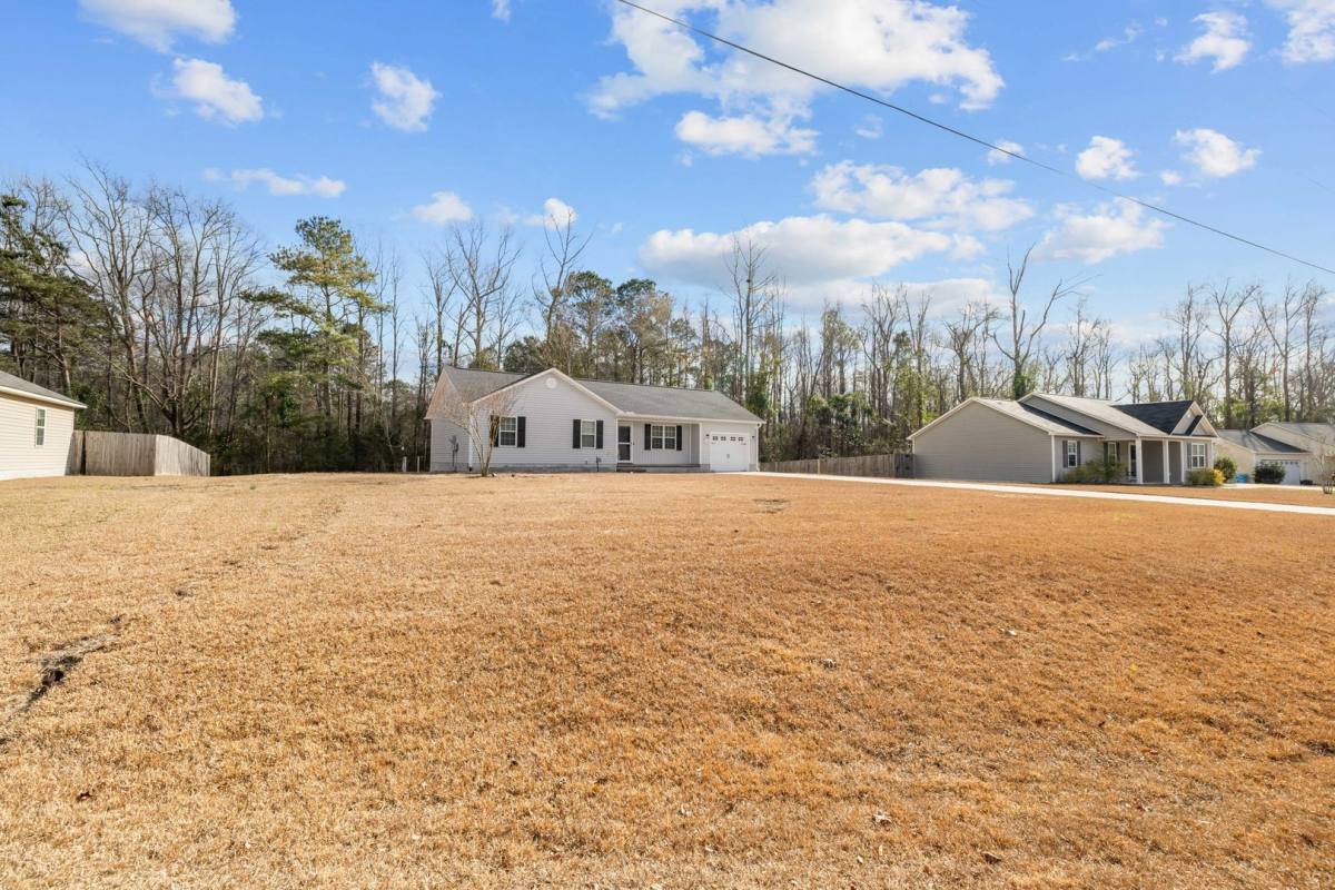 House for rent at 322 Reid Court N, Jacksonville, NC 28540