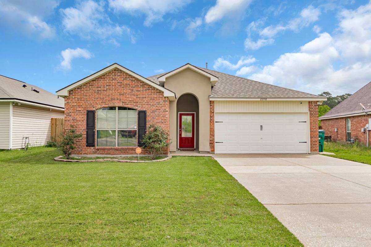 House for rent at 23592 Country Manor Ave, Denham Springs, LA 70726