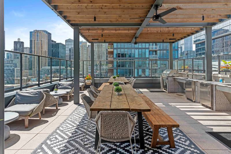 Apartment for rent at 185 W Huron St, Chicago, IL 60654