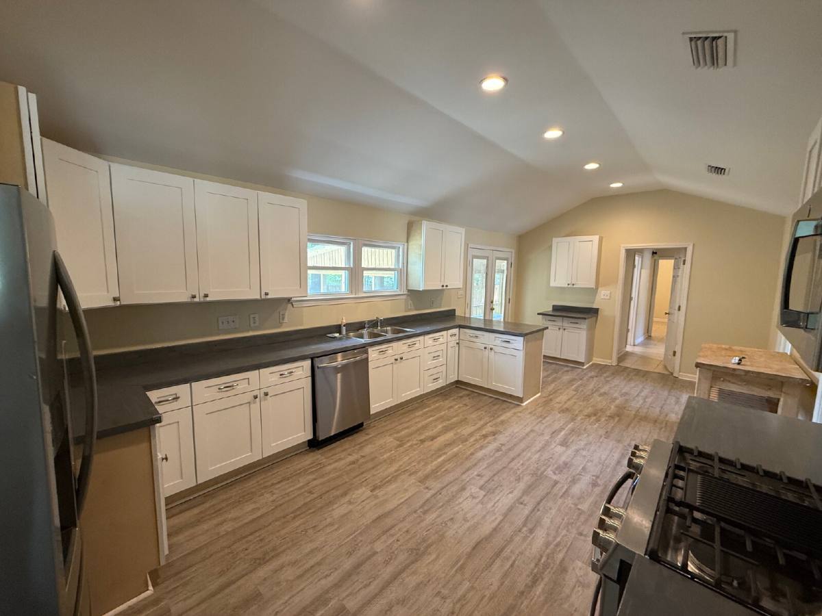 House for rent at 5011 Highcrest Dr, Mobile, AL 36693