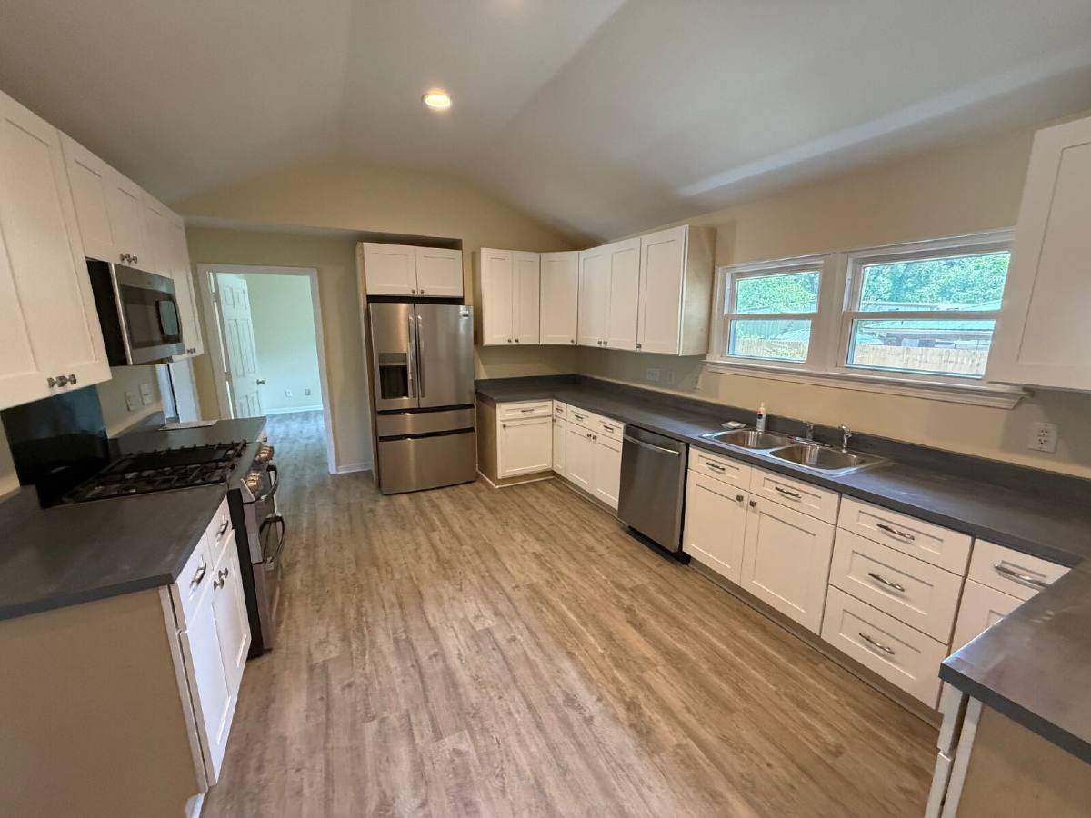 House for rent at 5011 Highcrest Dr, Mobile, AL 36693