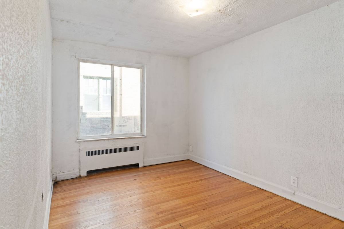 Apartment for rent at 17701 Manderson, Grosse Pointe, MI 48230