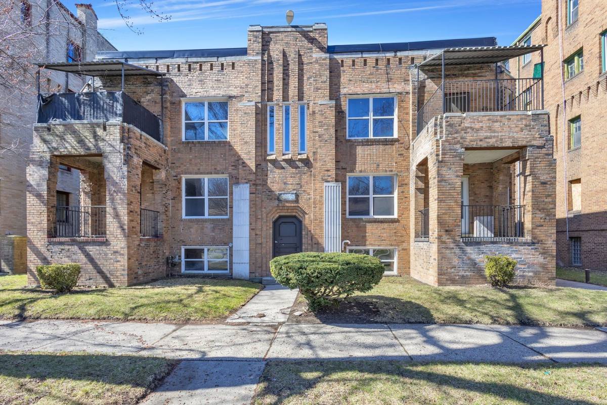 Apartment for rent at 17701 Manderson, Grosse Pointe, MI 48230