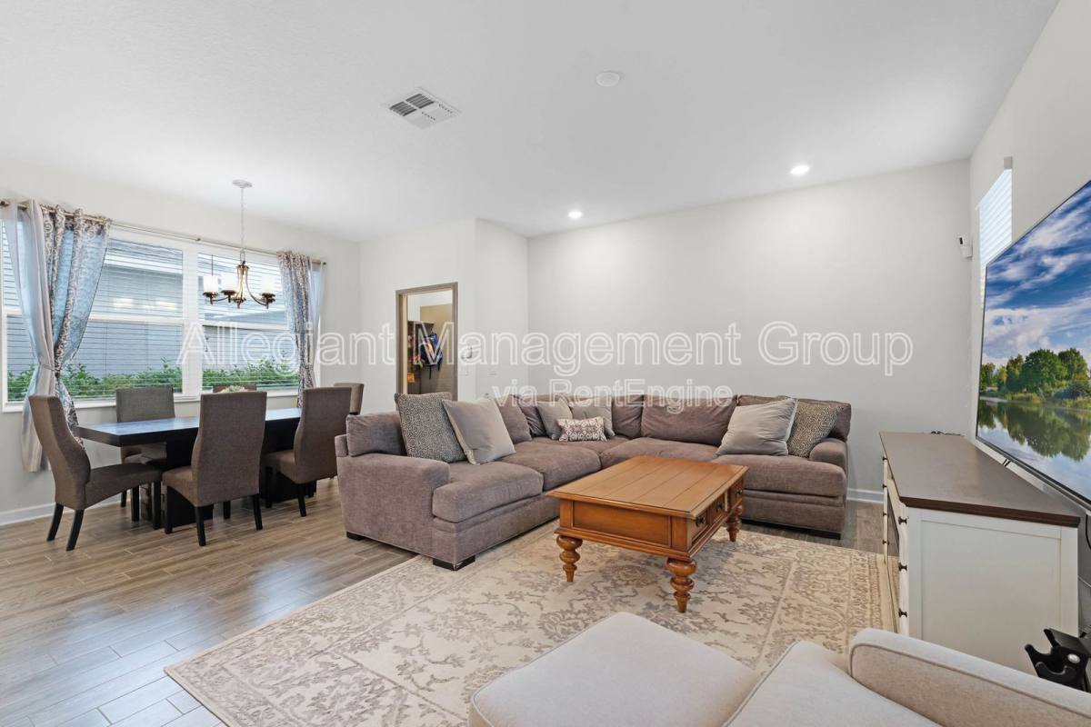 House for rent at 12128 Illustration Dr, Orlando, FL 32832