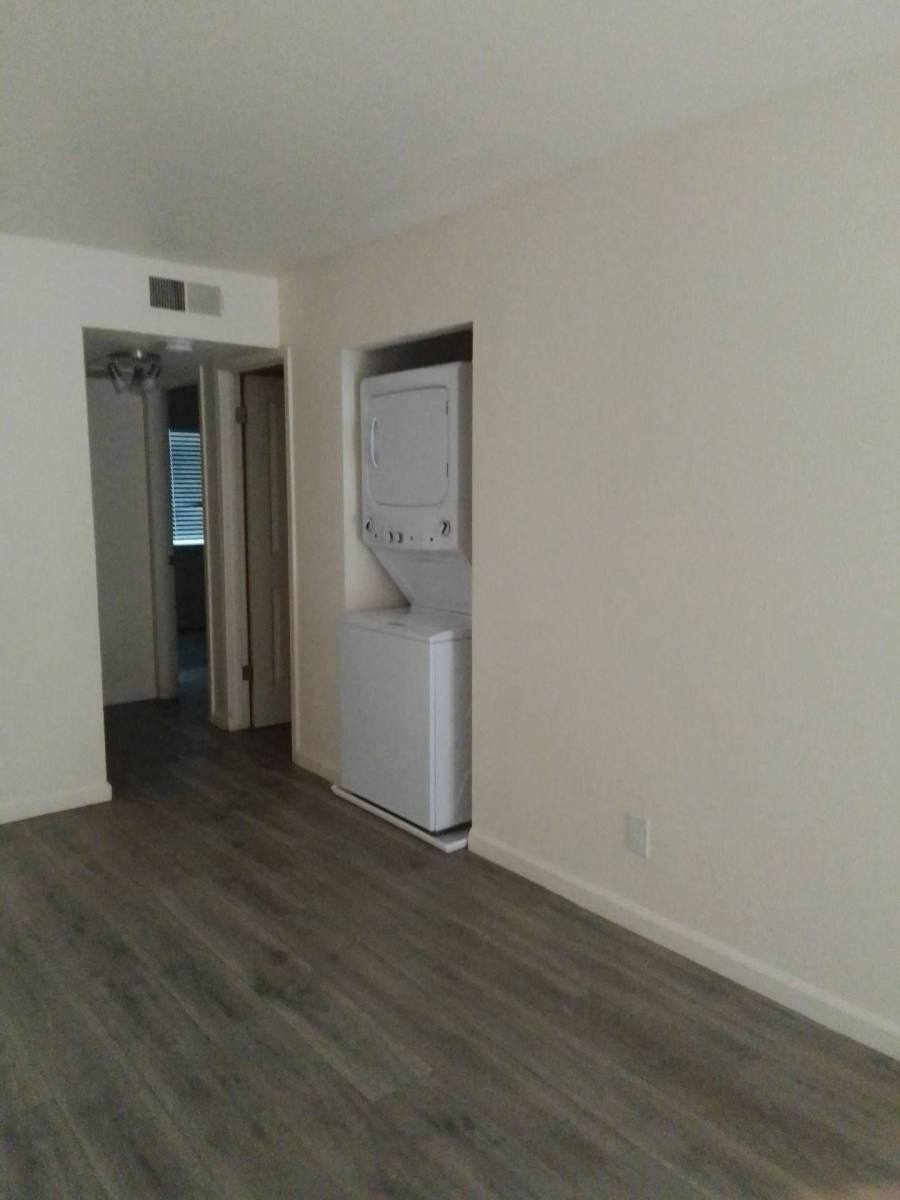 Apartment for rent at 368 N St, Merced, CA 95341
