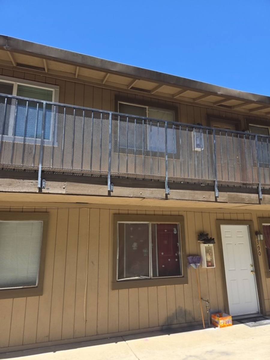 Apartment for rent at 368 N St, Merced, CA 95341
