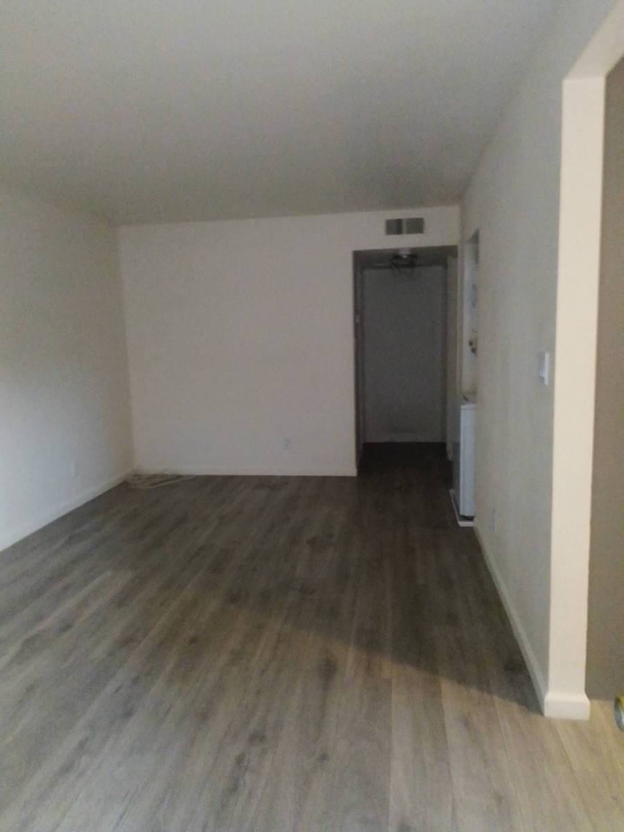 Apartment for rent at 368 N St, Merced, CA 95341