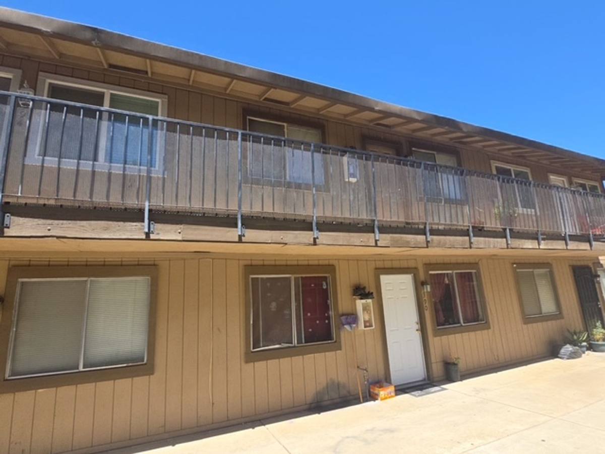 Apartment for rent at 368 N St, Merced, CA 95341