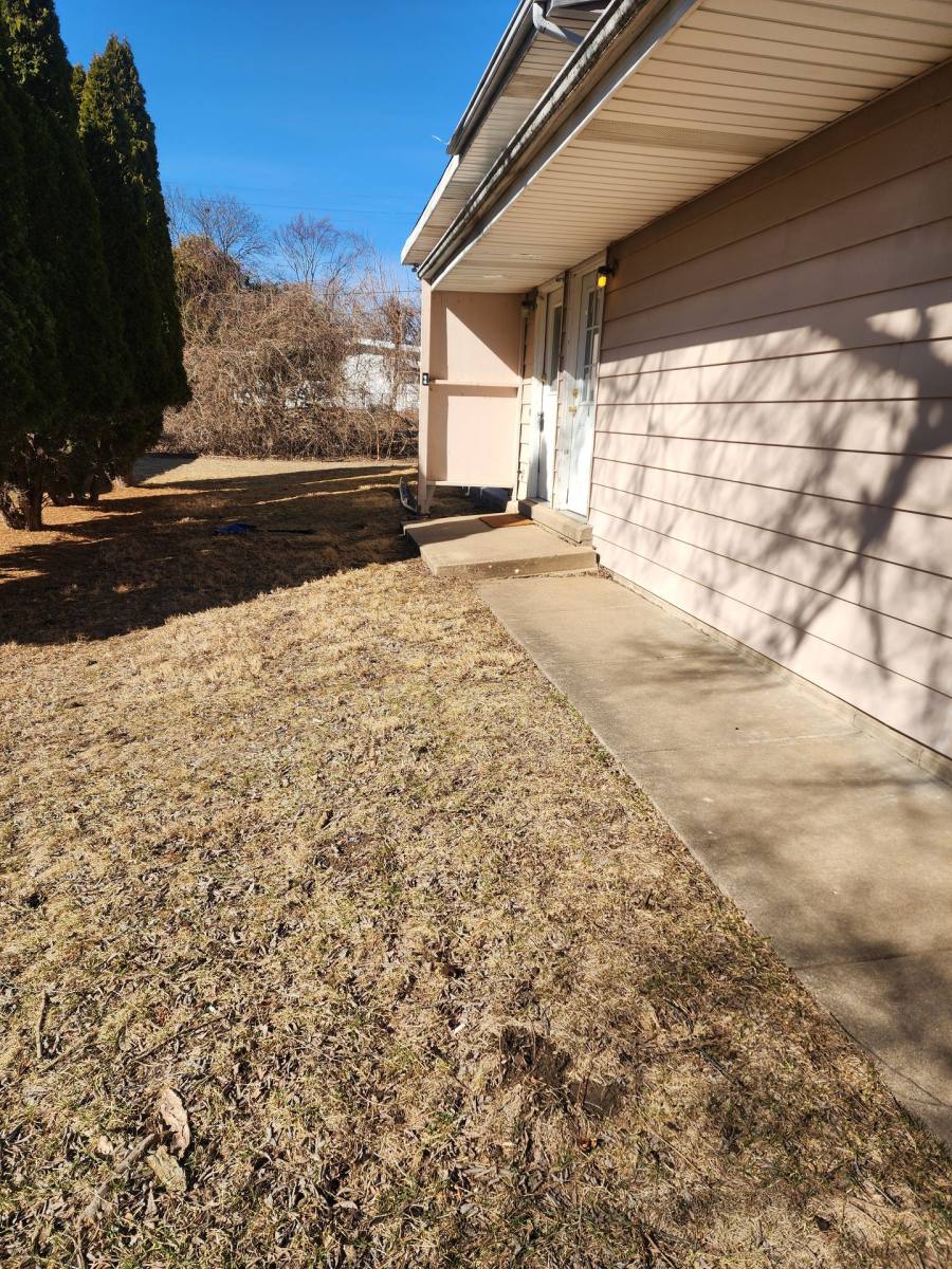 Apartment for rent at 3629 N Leroy Ave, Peoria, IL 61604