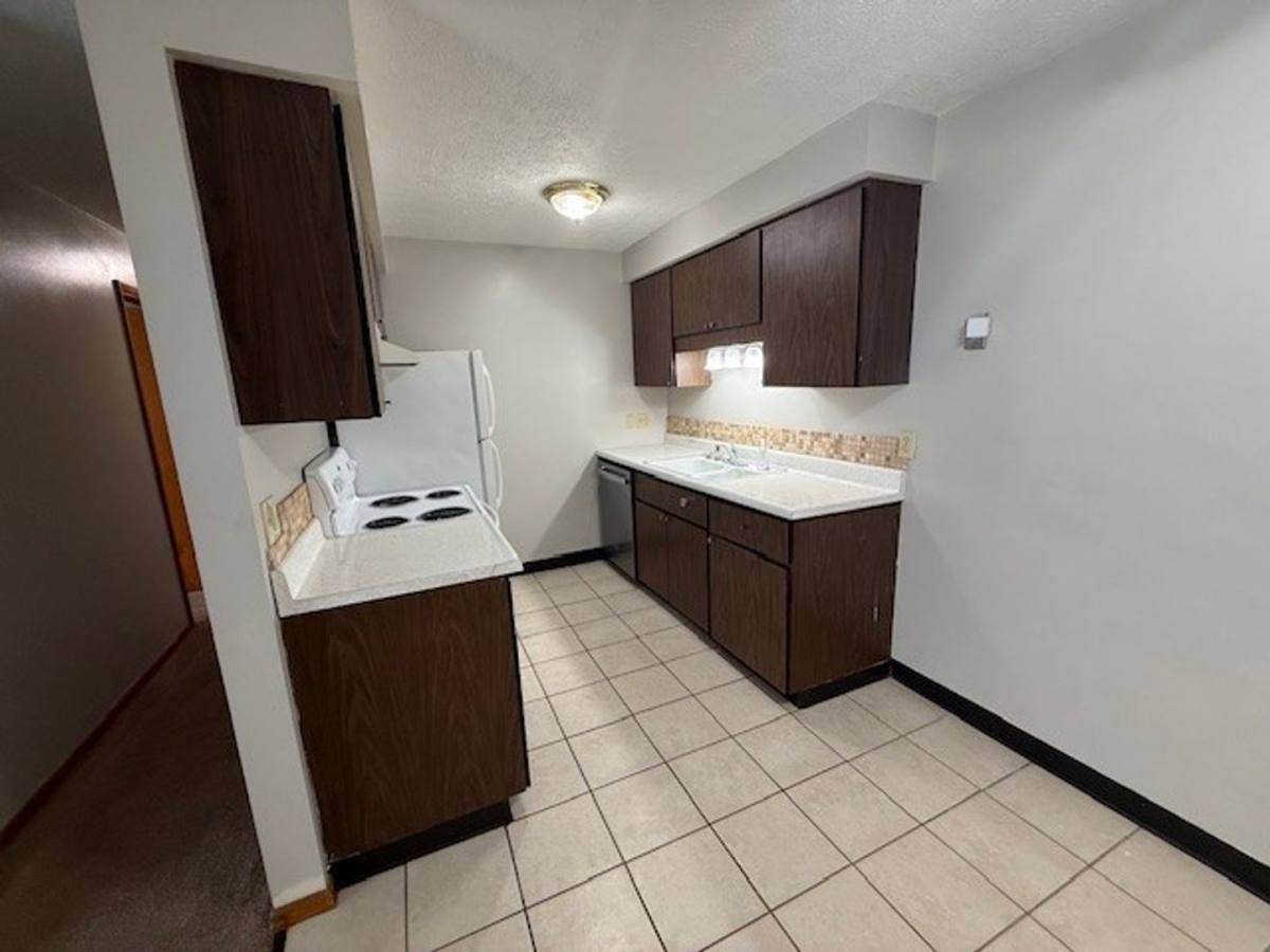 Apartment for rent at 2701 38th St NW, Canton, OH 44709