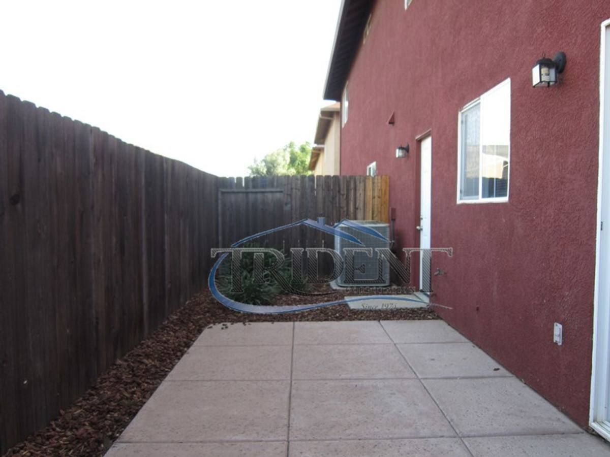 Townhouse for rent at 421 Hetherington Circle, Yuba City, CA 95993