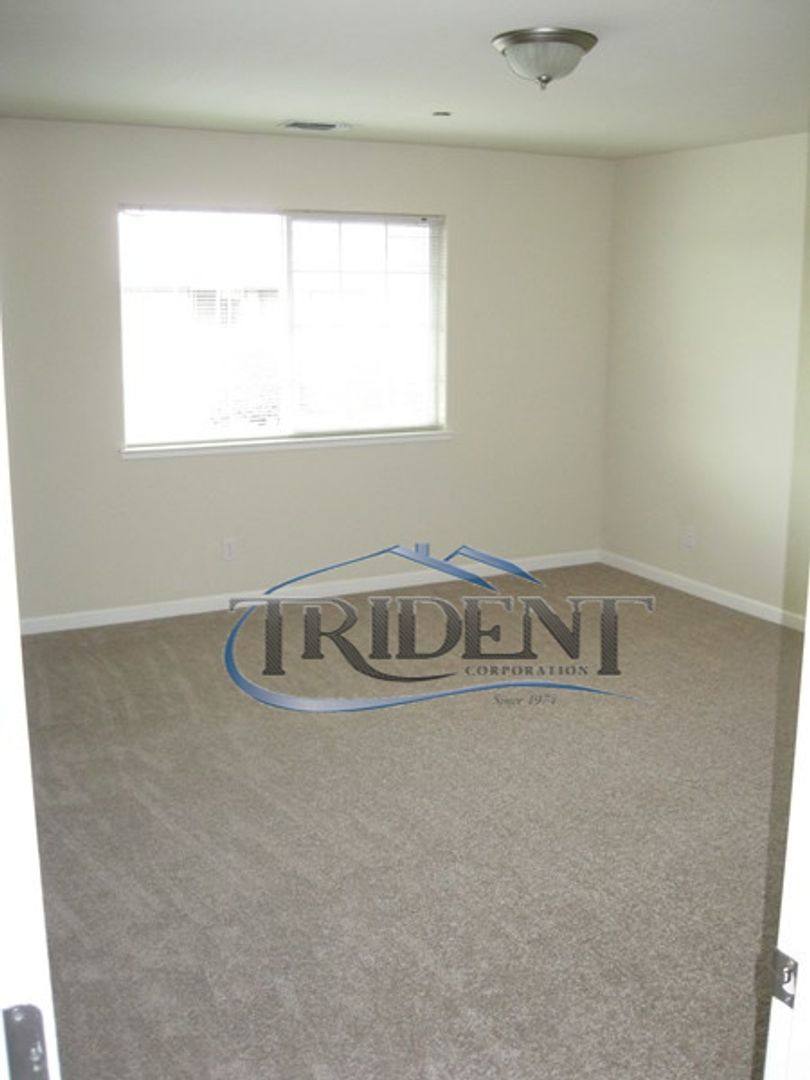 Townhouse for rent at 421 Hetherington Circle, Yuba City, CA 95993