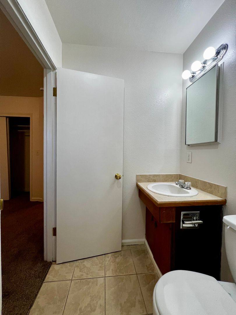 Apartment for rent at 211 S 10th Ave, Yakima, WA 98902