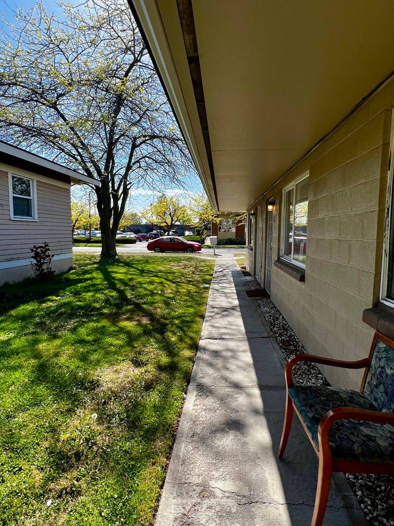 Apartment for rent at 211 S 10th Ave, Yakima, WA 98902