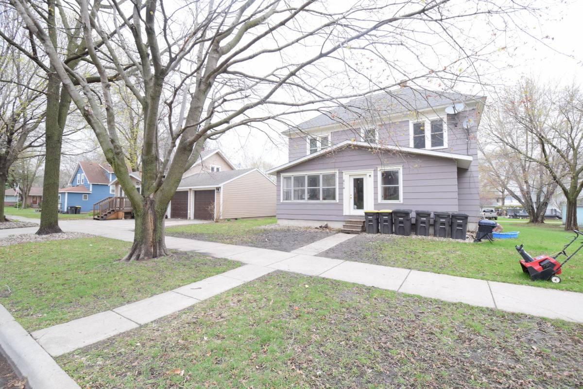 Apartment for rent at 614 Fifth St, Nicollet, MN 56074