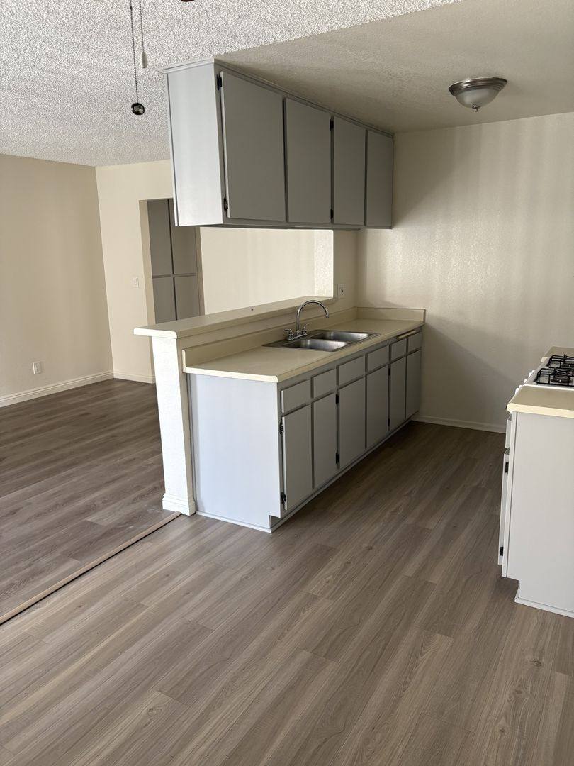 Apartment for rent at 6810 Foothill Blvd, Tujunga, CA 91042