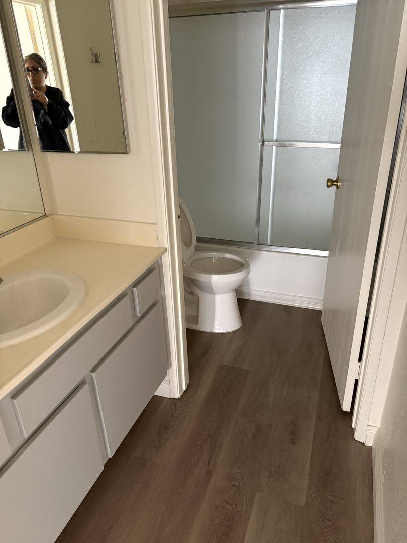 Apartment for rent at 6810 Foothill Blvd, Tujunga, CA 91042