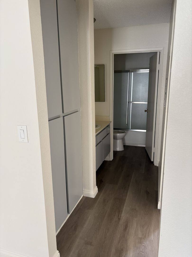 Apartment for rent at 6810 Foothill Blvd, Tujunga, CA 91042