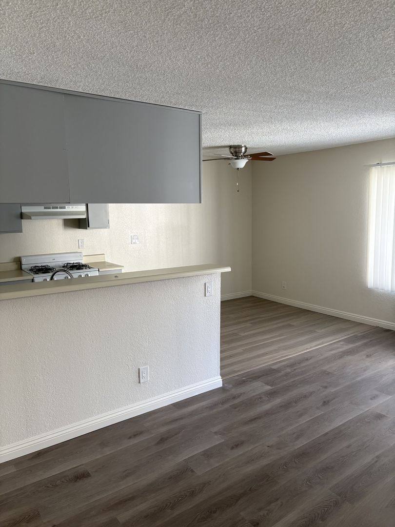 Apartment for rent at 6810 Foothill Blvd, Tujunga, CA 91042