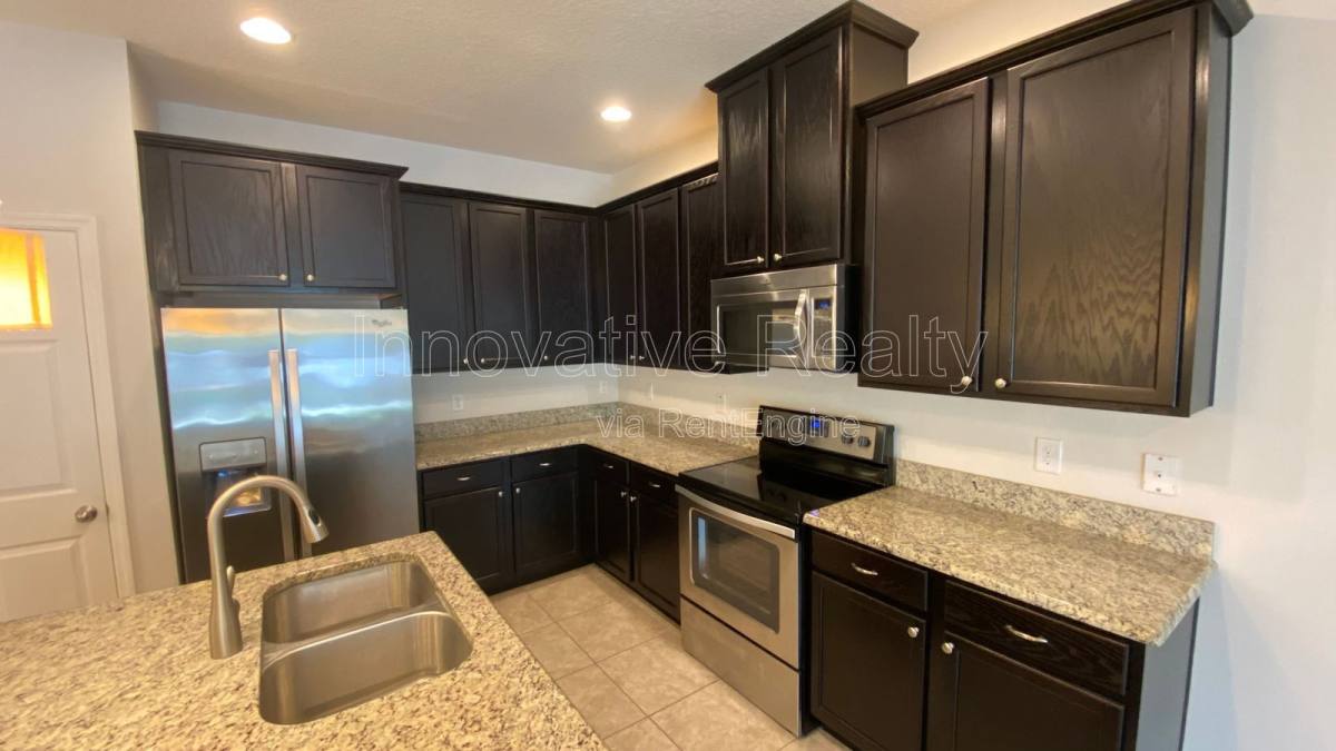 Townhouse for rent at 197 Mitchell Creek Way, Oviedo, FL 32765