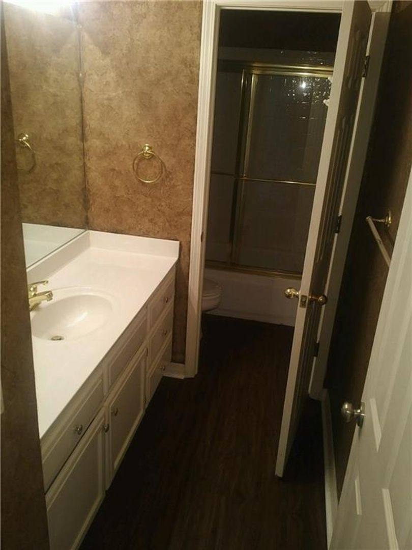 Apartment for rent at 1754-1756 Pointer, Fayetteville, AR 72701
