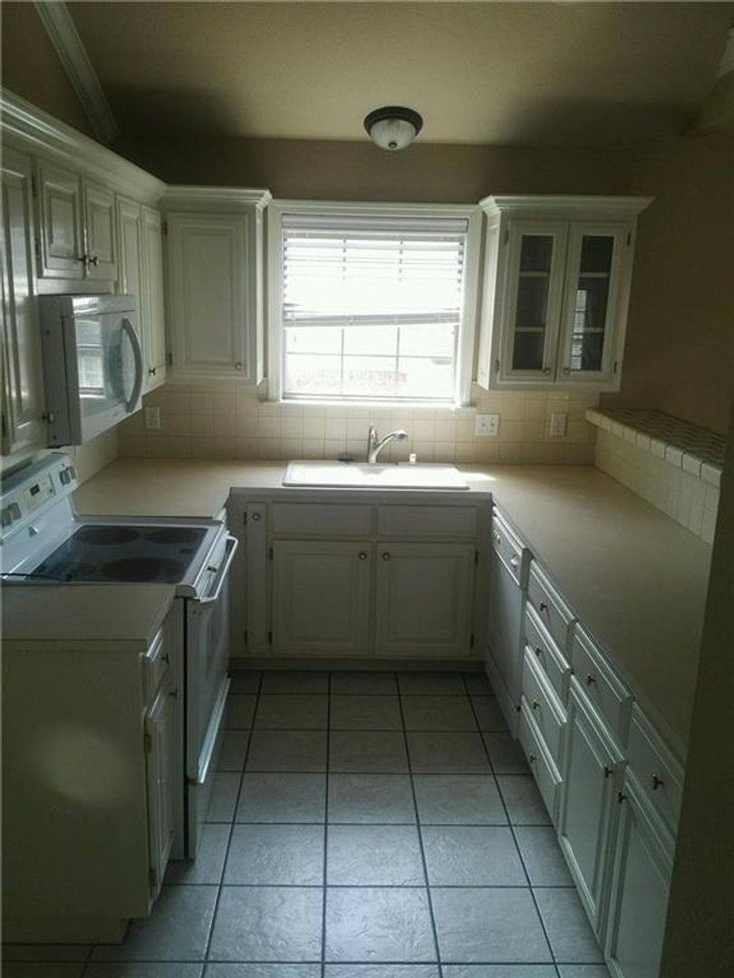 Apartment for rent at 1754-1756 Pointer, Fayetteville, AR 72701