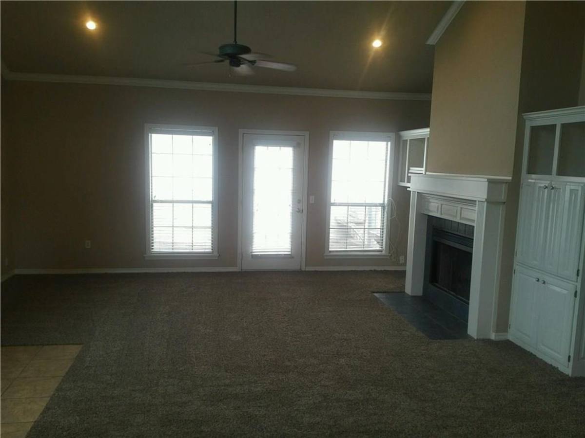 Apartment for rent at 1754-1756 Pointer, Fayetteville, AR 72701