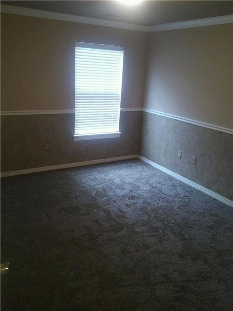 Apartment for rent at 1754-1756 Pointer, Fayetteville, AR 72701