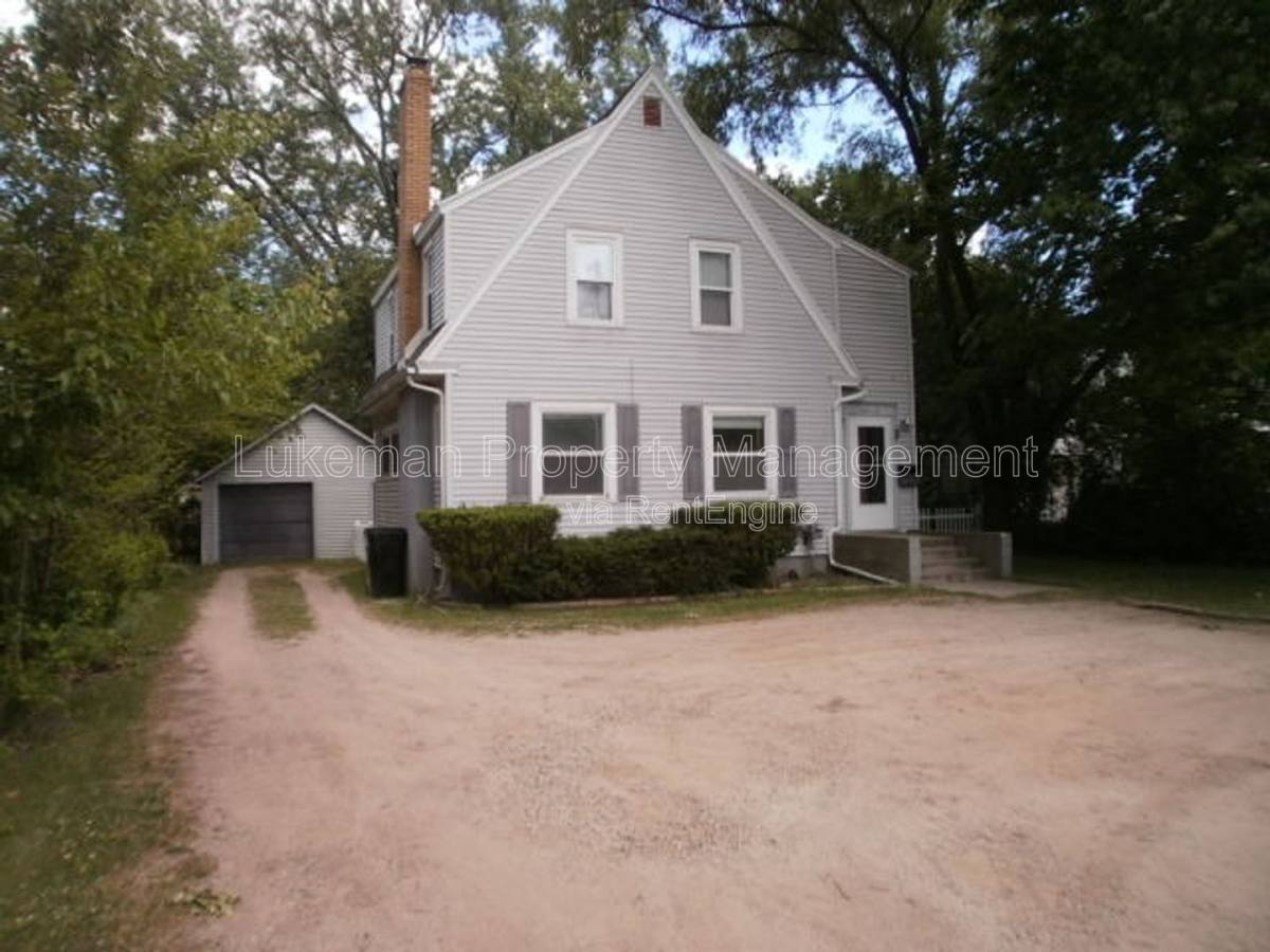 Apartment for rent at 3013 Portage St #1, Kalamazoo, MI 49001