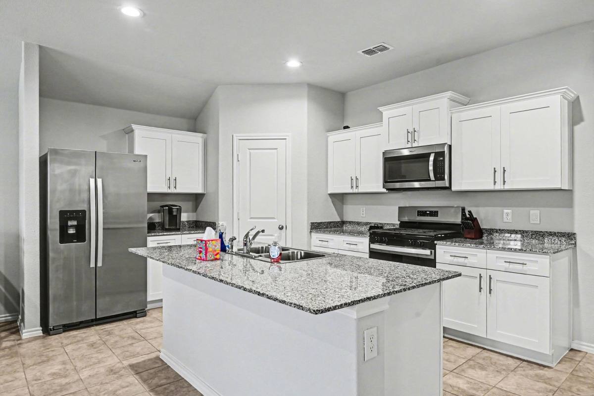 House for rent at 513 Bronze Circle W, Springtown, TX 76082
