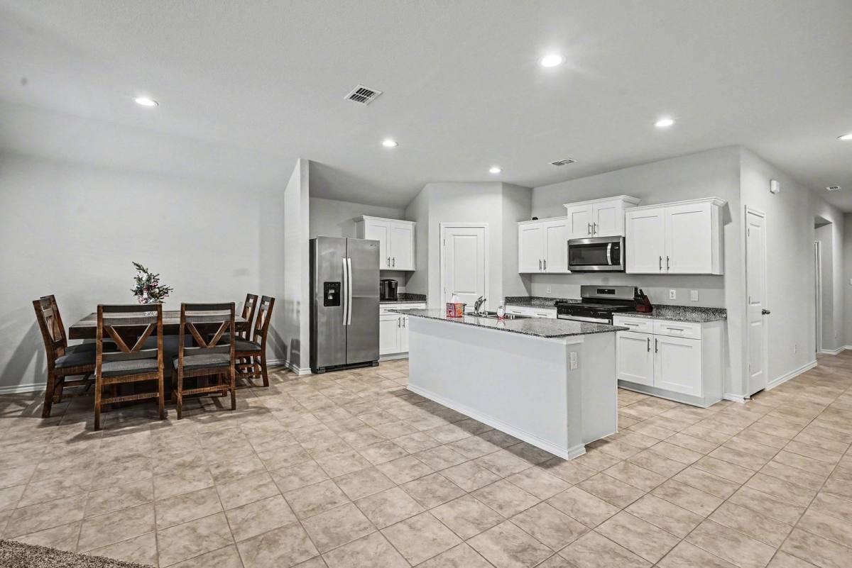 House for rent at 513 Bronze Circle W, Springtown, TX 76082