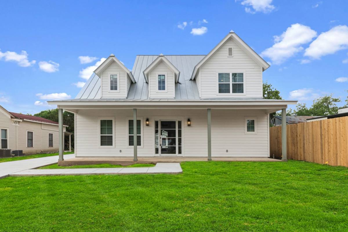 House for rent at 158 S Academy Ave, New Braunfels, TX 78130