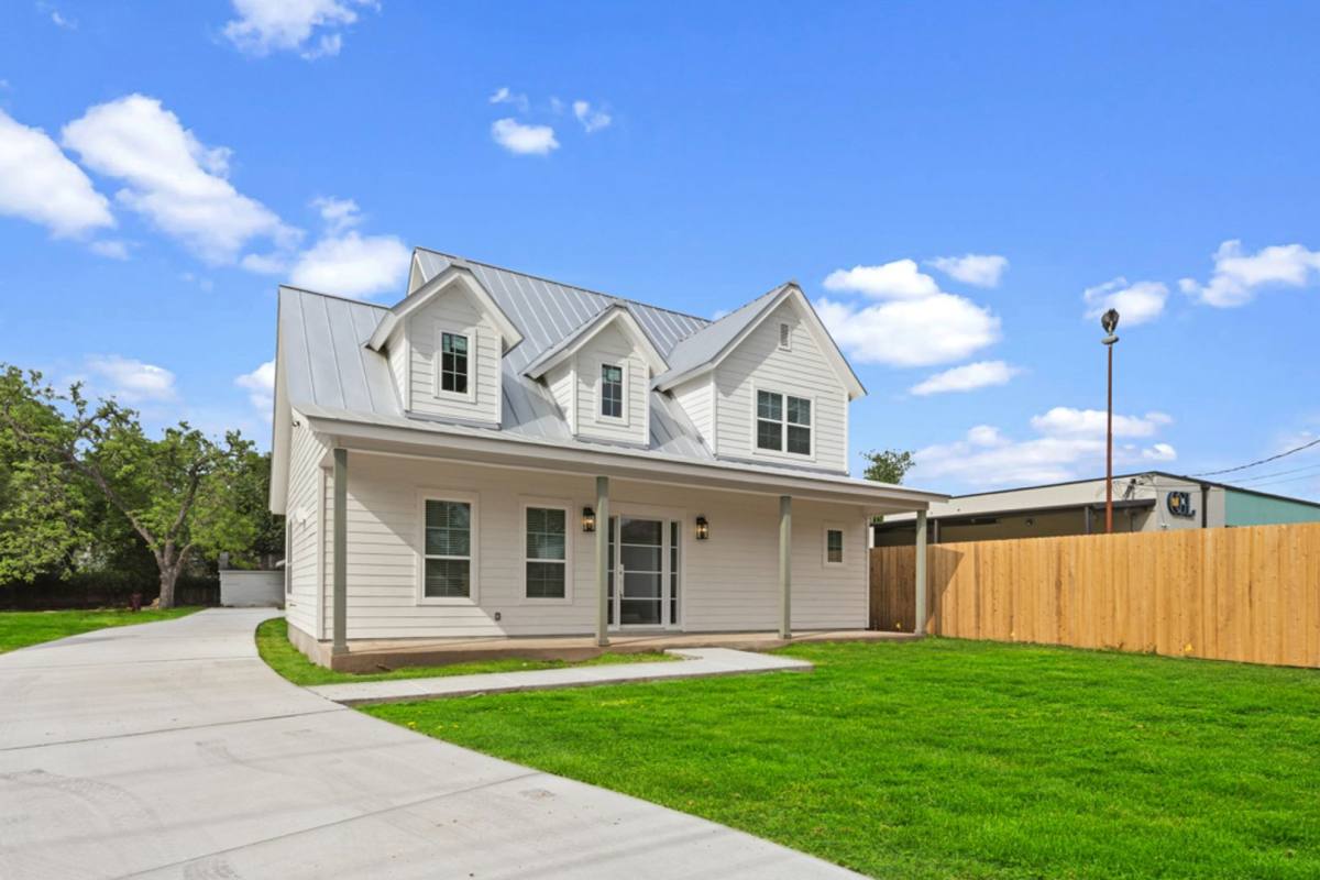 House for rent at 158 S Academy Ave, New Braunfels, TX 78130