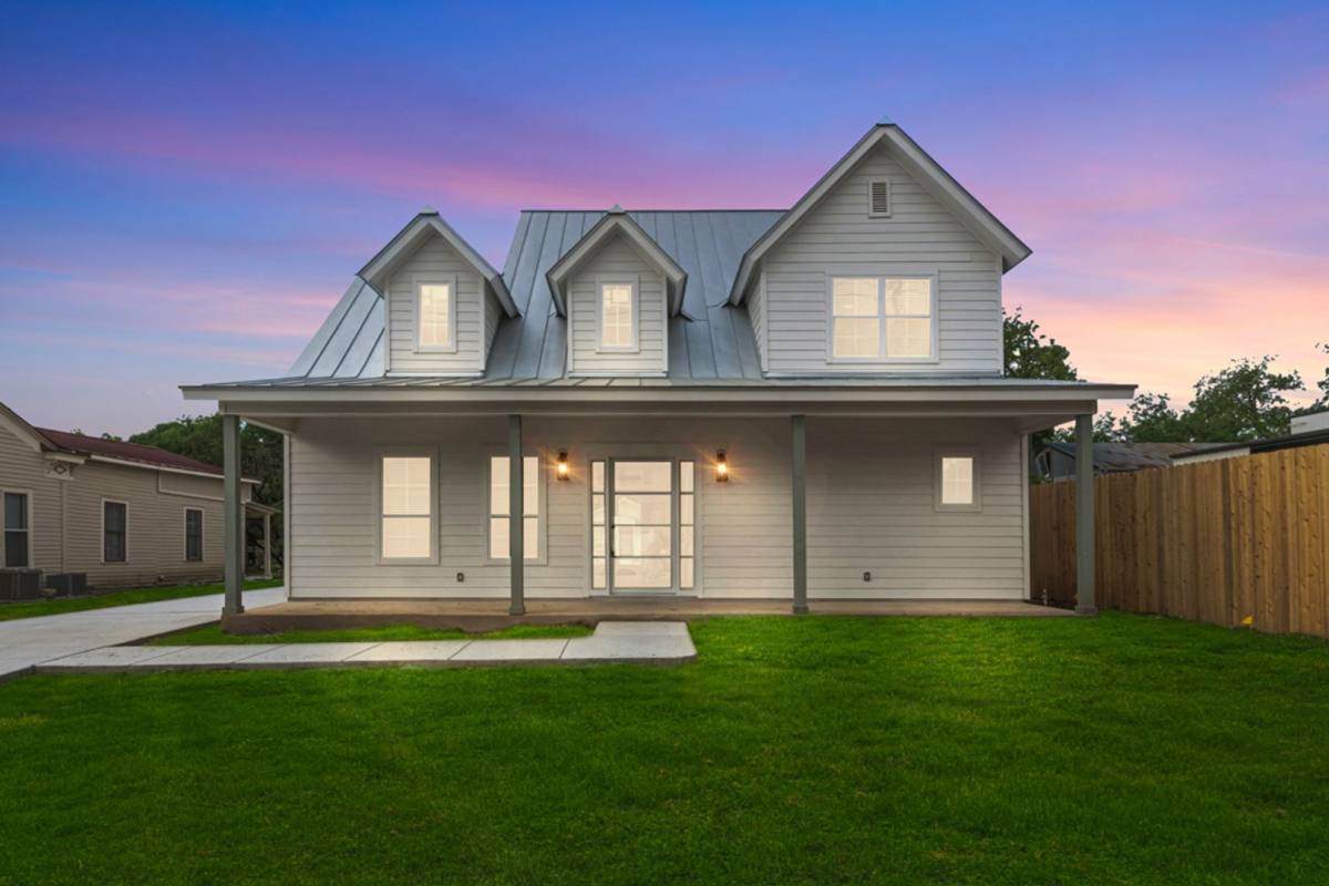 House for rent at 158 S Academy Ave, New Braunfels, TX 78130