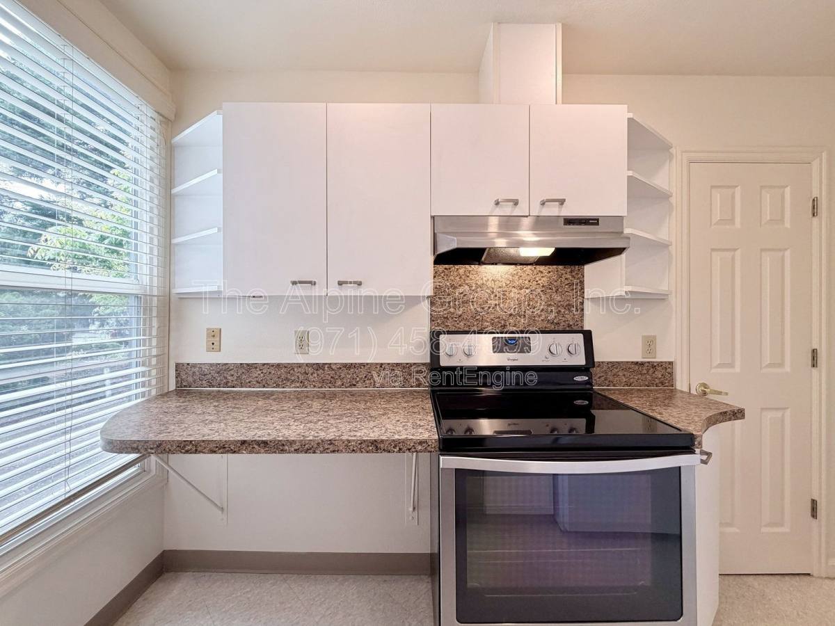 Apartment for rent at 4318 SE Milwaukie Ave #1, Portland, OR 97202