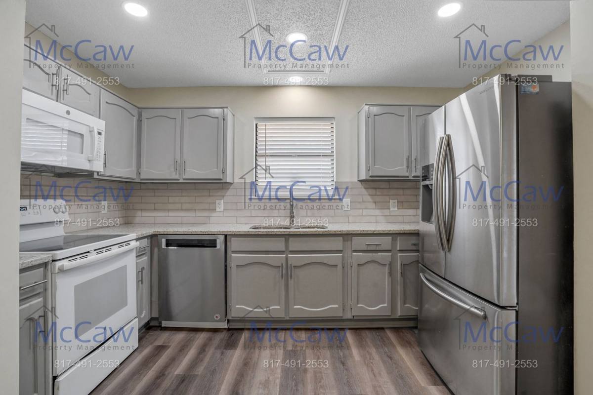 Apartment for rent at 2813 Newkirk Court, Euless, TX 76039