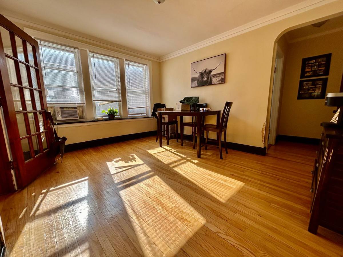 Apartment for rent at 4844-4850 W Henderson, Chicago, IL 60641