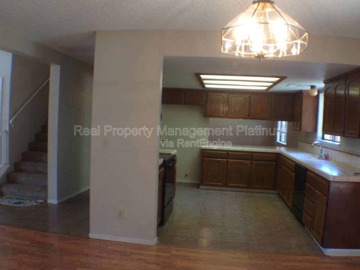 House for rent at 675 N Claremont Ave, Clovis, CA 93611
