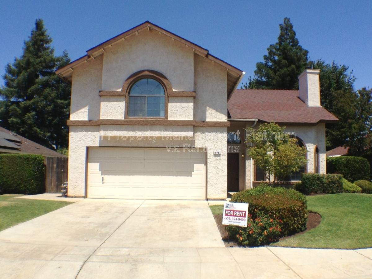 House for rent at 675 N Claremont Ave, Clovis, CA 93611