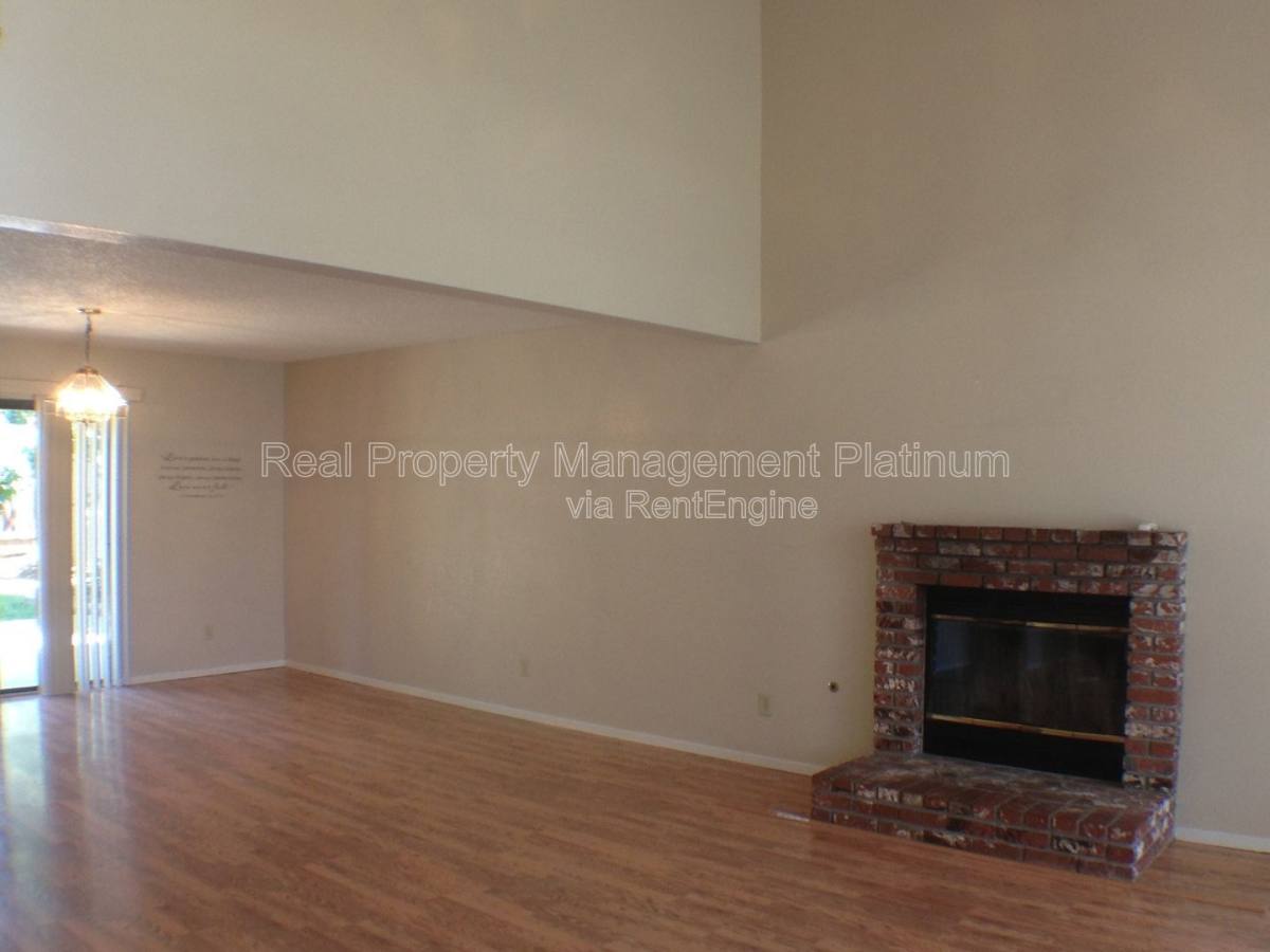 House for rent at 675 N Claremont Ave, Clovis, CA 93611