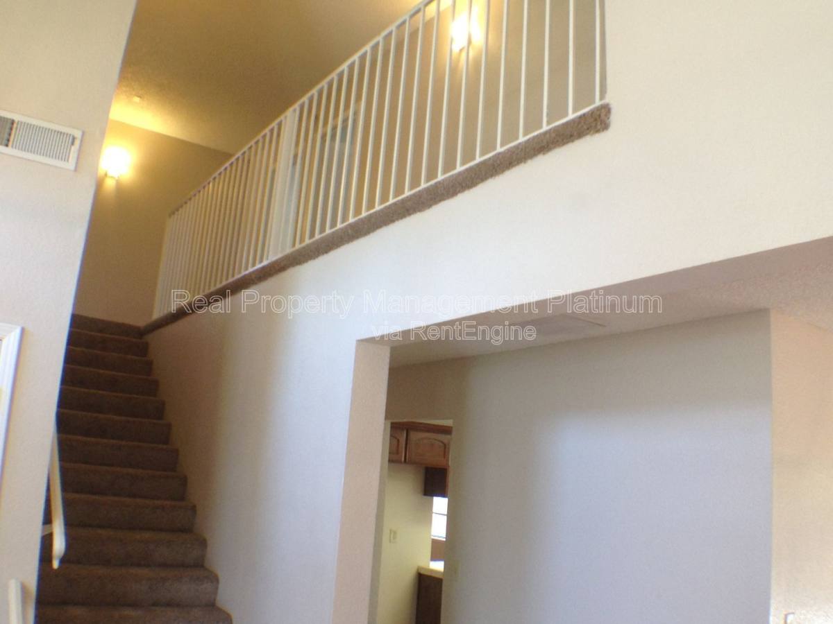 House for rent at 675 N Claremont Ave, Clovis, CA 93611