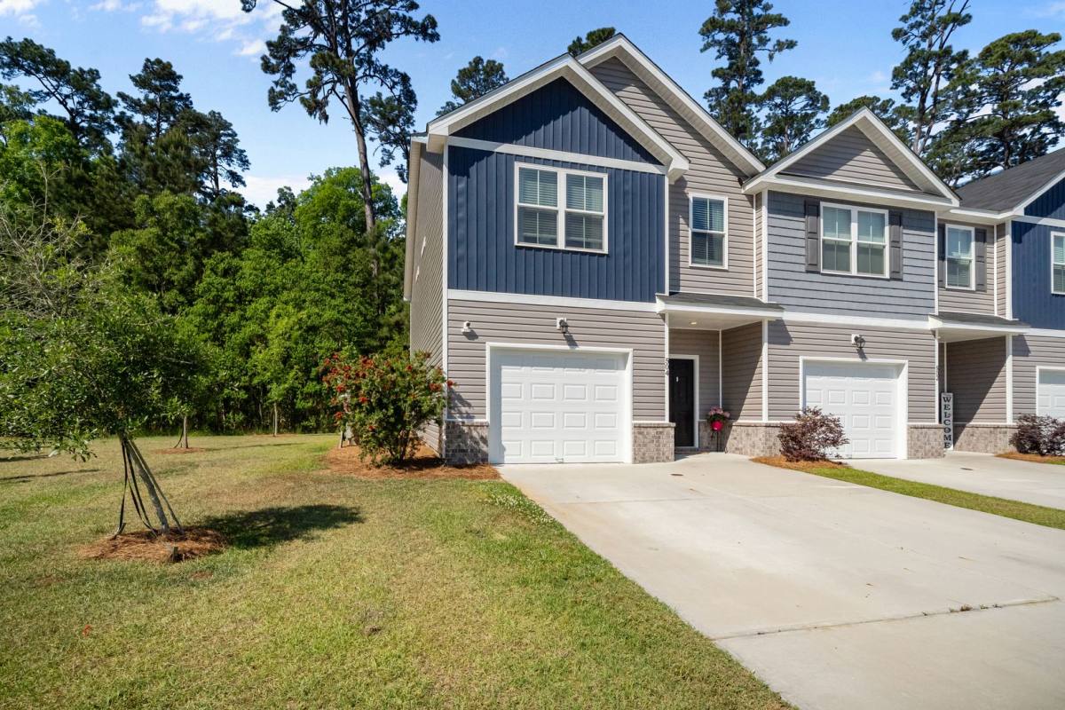 Townhouse for rent at 504 Governor Treutlen Circle, Pooler, GA 31322