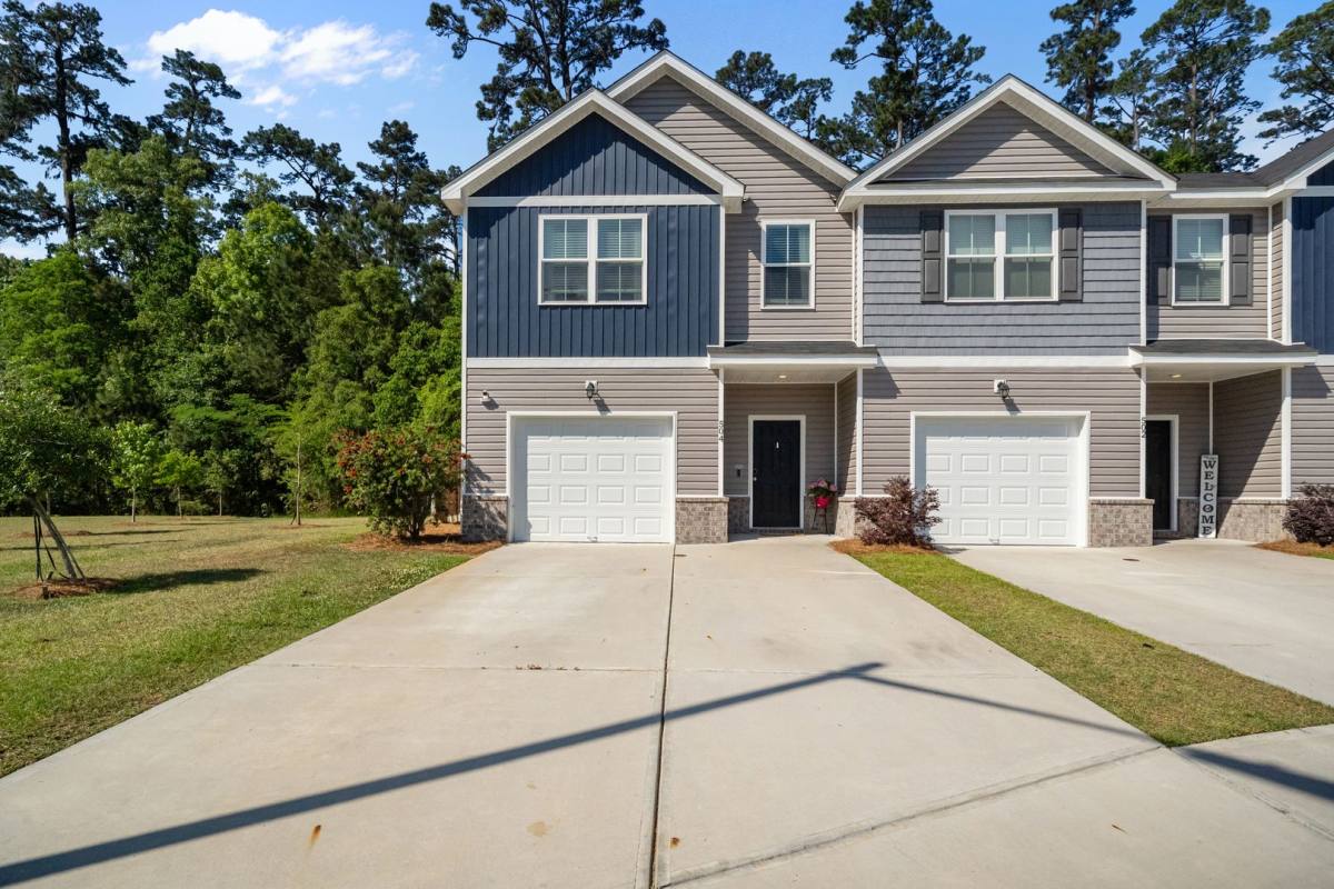 Townhouse for rent at 504 Governor Treutlen Circle, Pooler, GA 31322