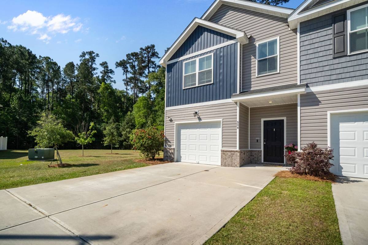 Townhouse for rent at 504 Governor Treutlen Circle, Pooler, GA 31322
