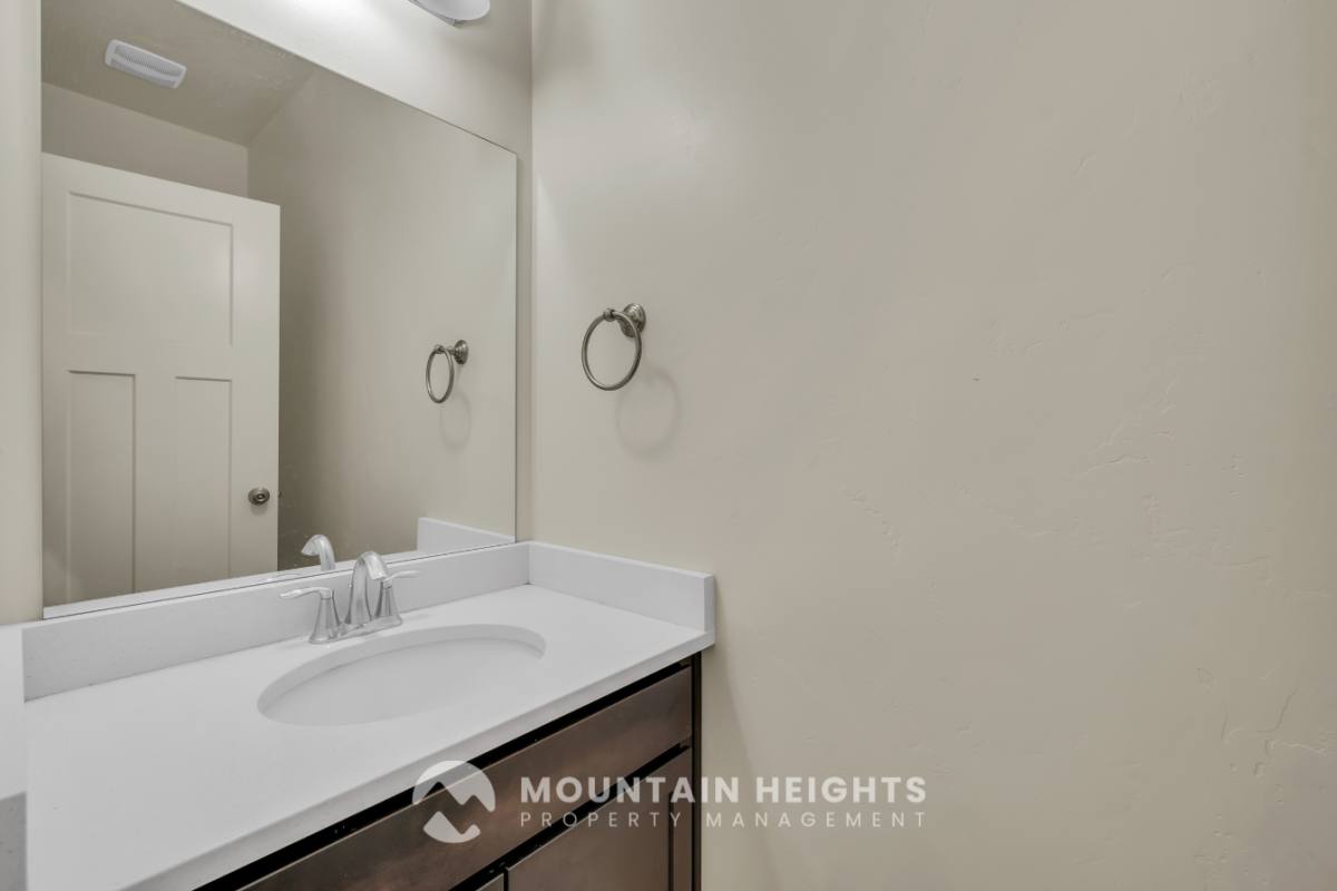 Townhouse for rent at 607 Sawback Lane, Draper, UT 84020